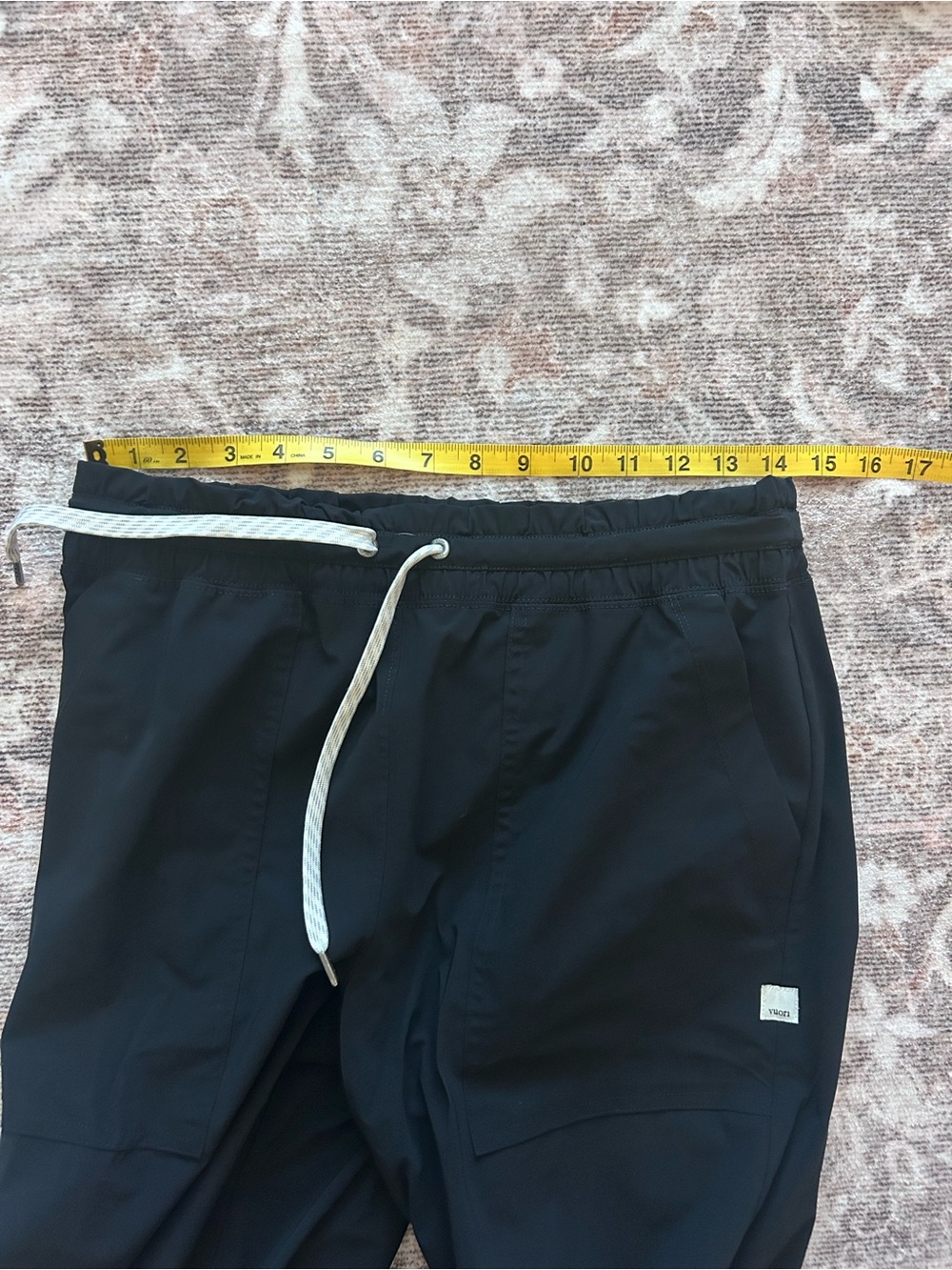TWO PAIRS Vuori Women's Miles Jogger in Black - Picture 10 of 10